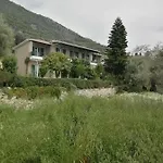 Alexia Apartman *