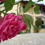Alexia Apartman *
