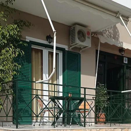 Alexia Apartman *